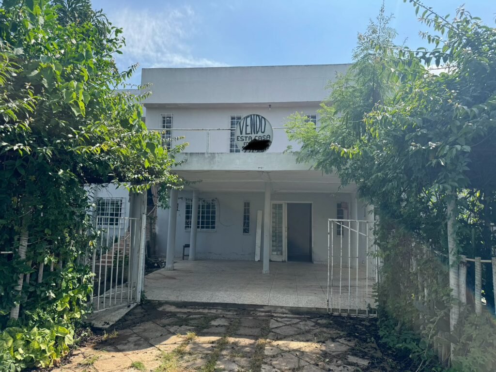  Vende-se Casa Bem Localizada em Alto Paraíso de Goiás!