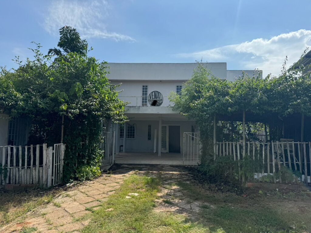  Vende-se Casa Bem Localizada em Alto Paraíso de Goiás!