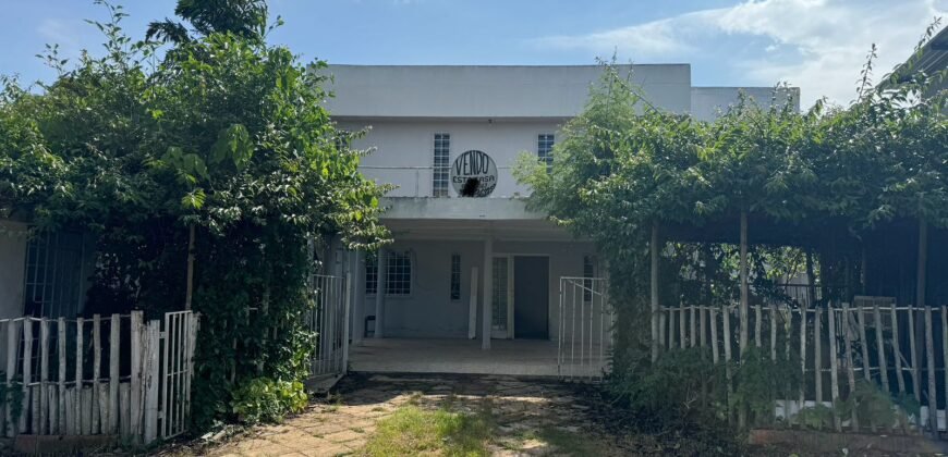  Vende-se Casa Bem Localizada em Alto Paraíso de Goiás!