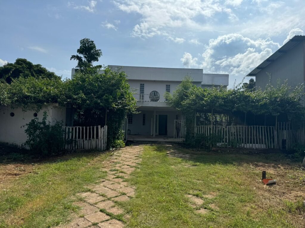  Vende-se Casa Bem Localizada em Alto Paraíso de Goiás!