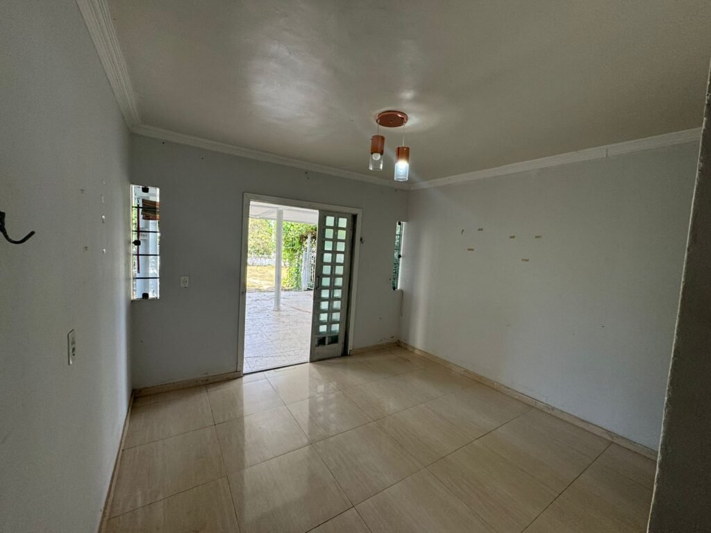  Vende-se Casa Bem Localizada em Alto Paraíso de Goiás!