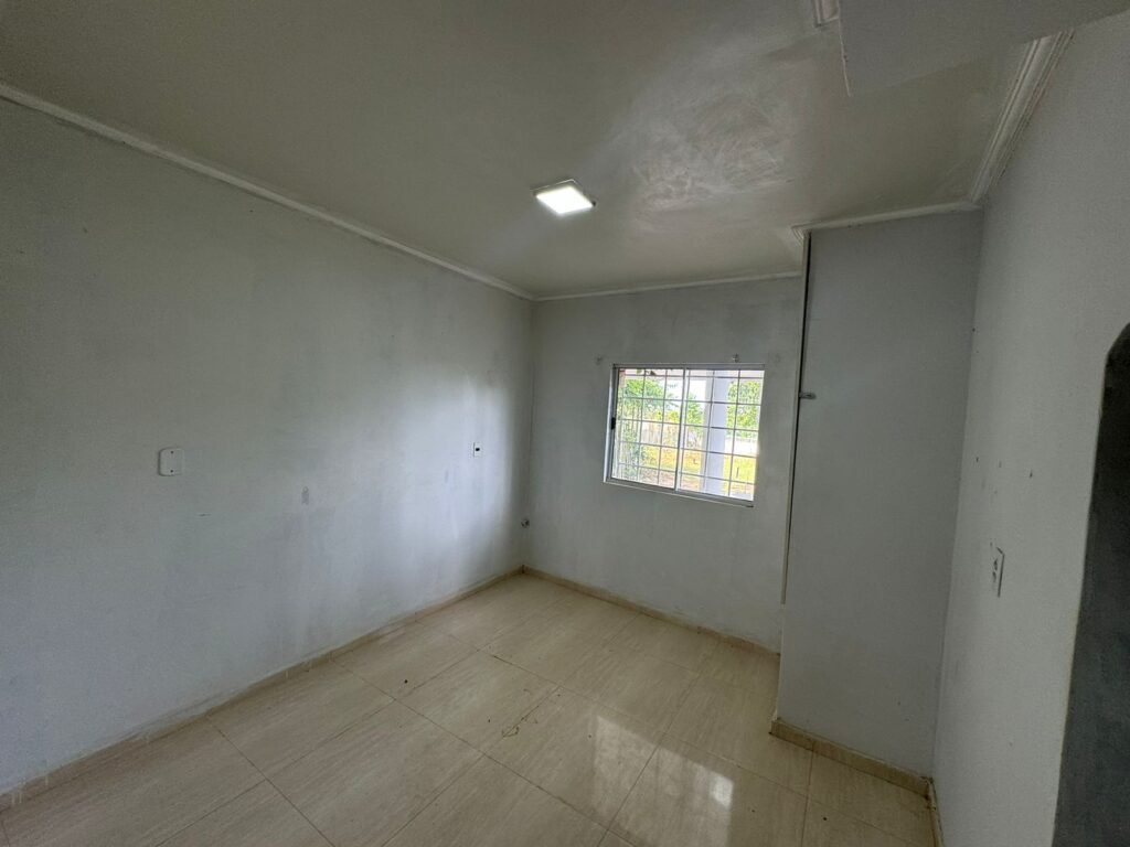  Vende-se Casa Bem Localizada em Alto Paraíso de Goiás!