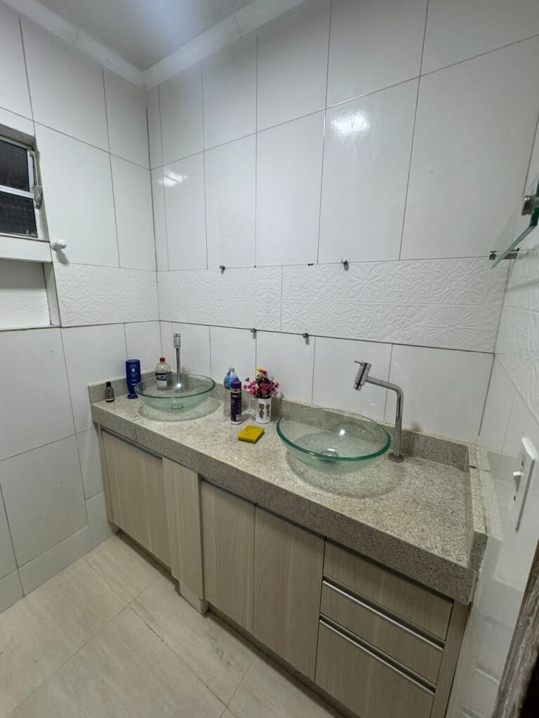  Vende-se Casa Bem Localizada em Alto Paraíso de Goiás!