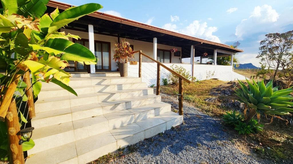 Belissima propriedade – Negócio em funcionamento – 8ha – Próximo da Serra da Boa Vista – Alto Paraíso