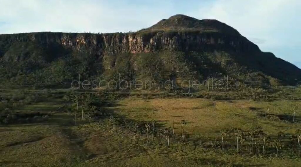 Oportunidade – Gleba de Terra com 4ha – km 12 – entre Alto Paraíso e São Jorge – Escriturada – Chapada dos Veadeiros