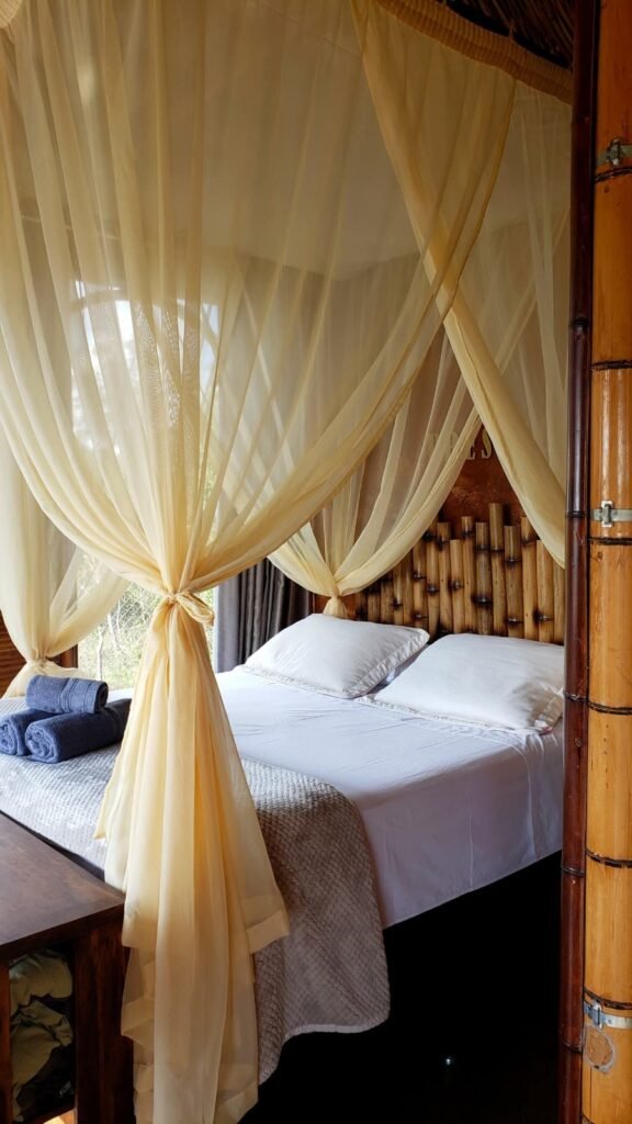 2 Cabanas Encantadoras – Próximo à Cachoeira das Loquinhas | Alto Paraíso – GO