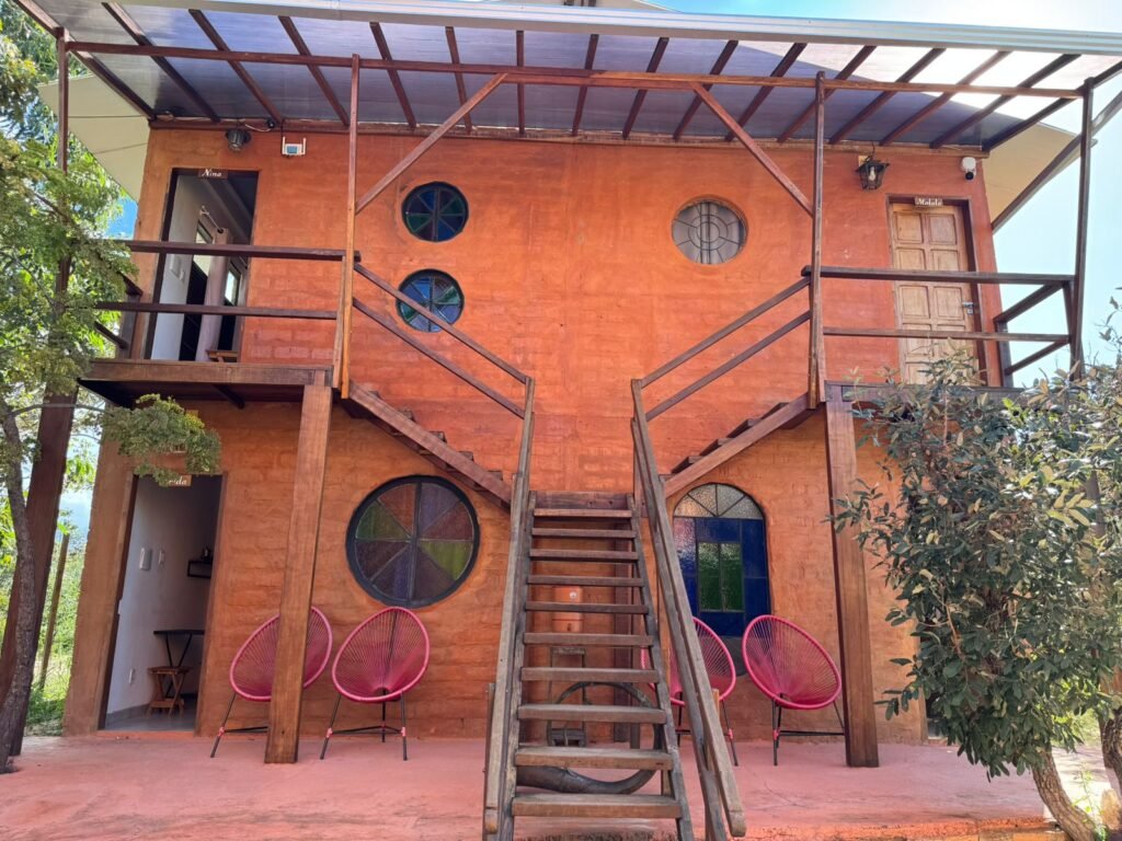 Sobrado + 4 apartamentos – Eldorado – Alto Paraíso de Goiás