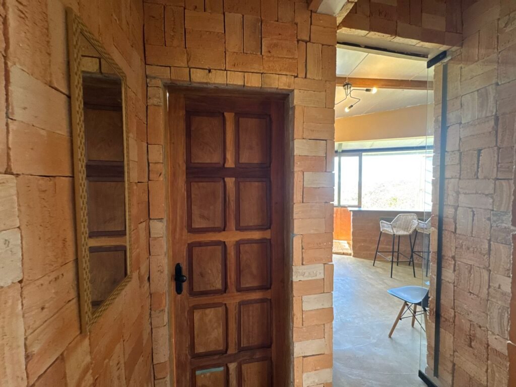 Sobrado + 4 apartamentos – Eldorado – Alto Paraíso de Goiás