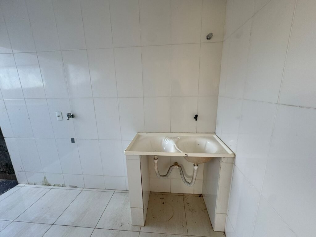 VENDE-SE PRÉDIO COM DUAS CASAS – ÓTIMA OPORTUNIDADE EM ALTO PARAÍSO