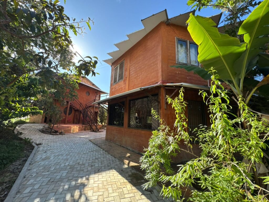 Sobrado + 4 apartamentos – Eldorado – Alto Paraíso de Goiás