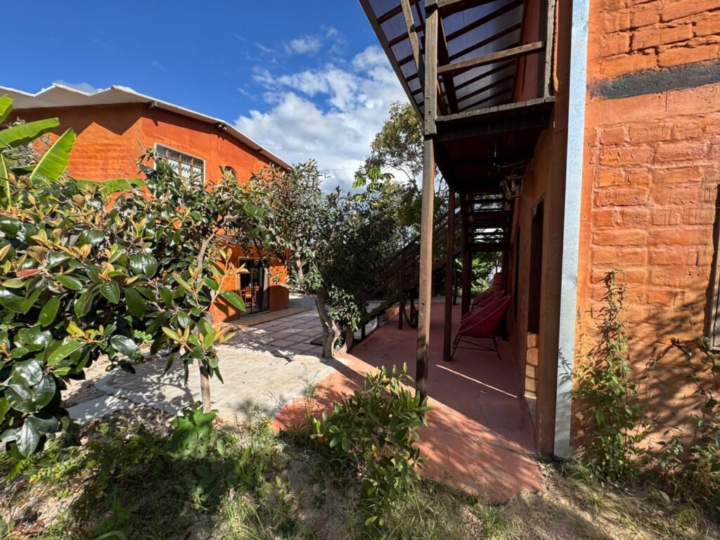 Sobrado + 4 apartamentos – Eldorado – Alto Paraíso de Goiás