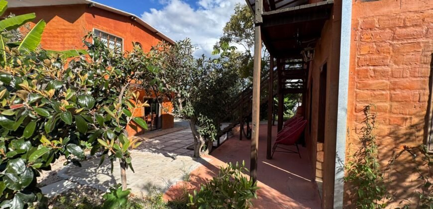 Sobrado + 4 apartamentos – Eldorado – Alto Paraíso de Goiás