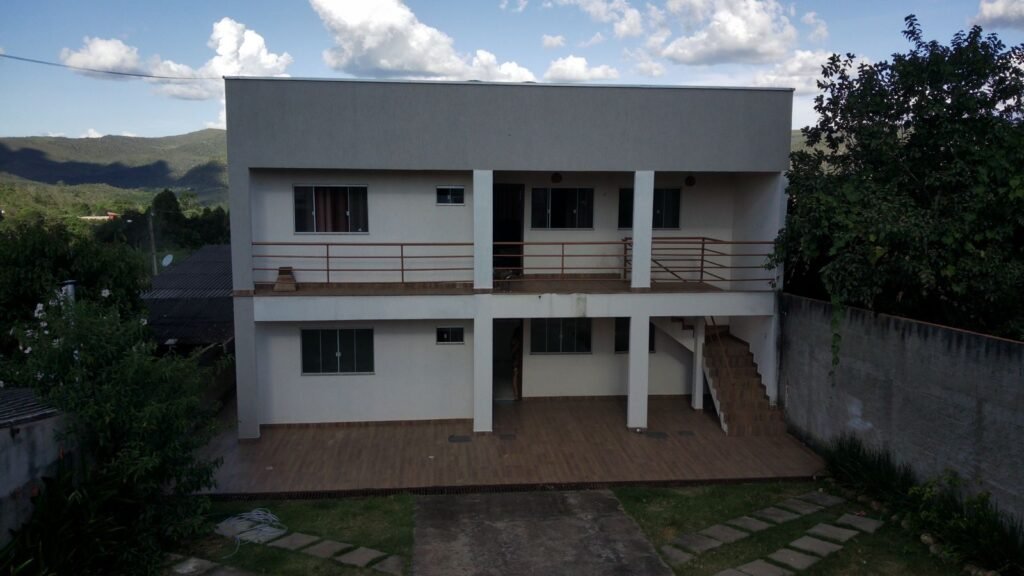 VENDE-SE PRÉDIO COM DUAS CASAS – ÓTIMA OPORTUNIDADE EM ALTO PARAÍSO