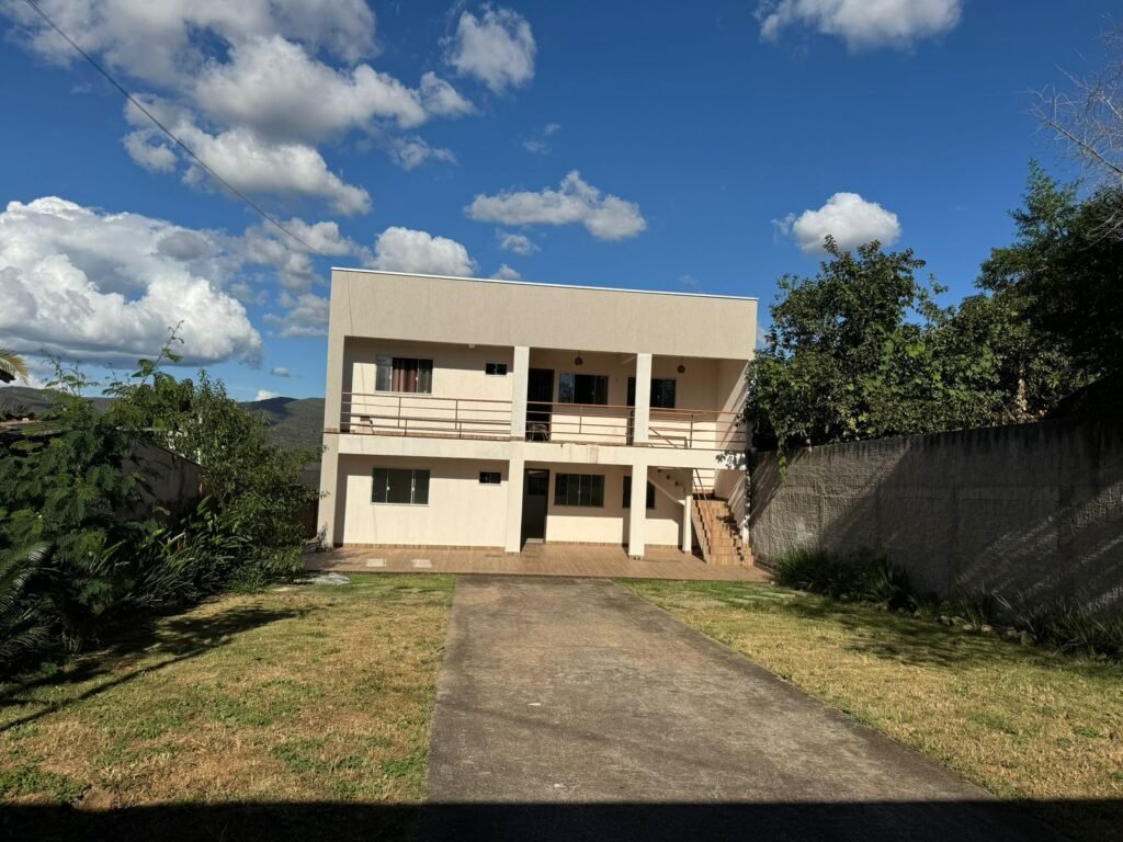 VENDE-SE PRÉDIO COM DUAS CASAS – ÓTIMA OPORTUNIDADE EM ALTO PARAÍSO