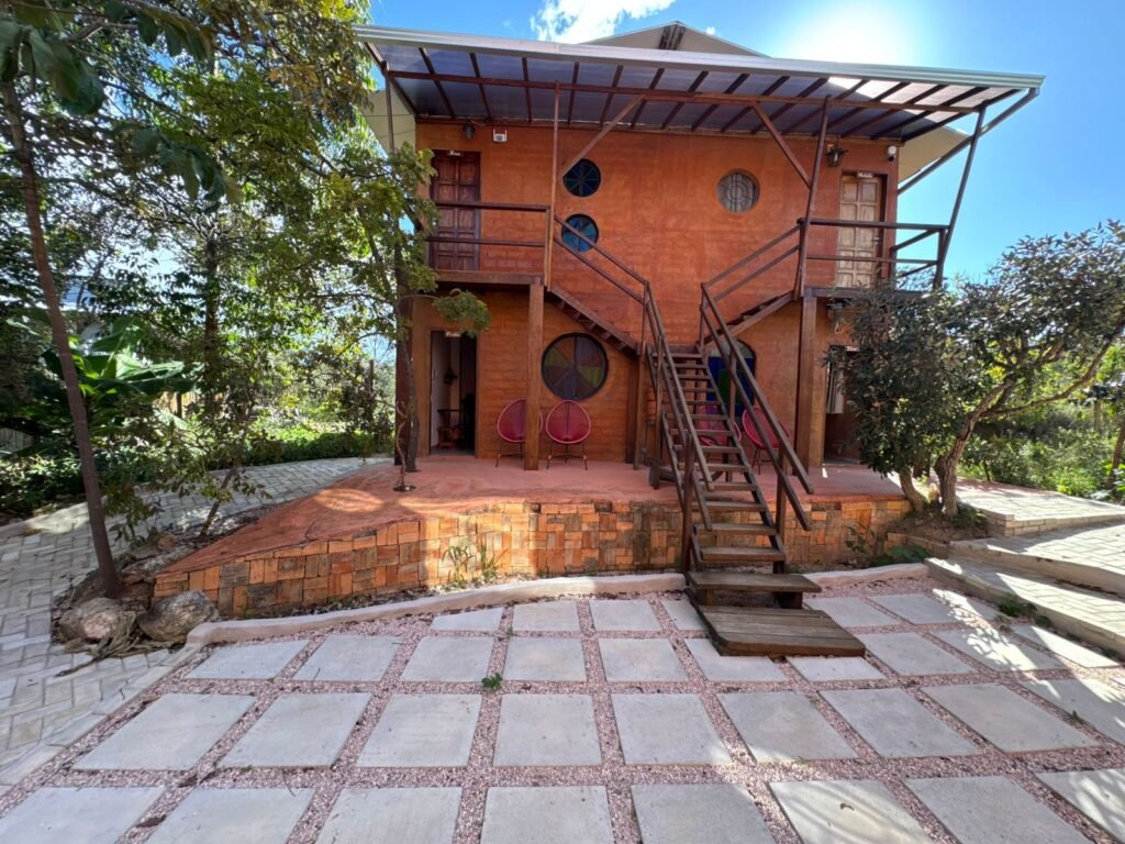 Sobrado + 4 apartamentos – Eldorado – Alto Paraíso de Goiás