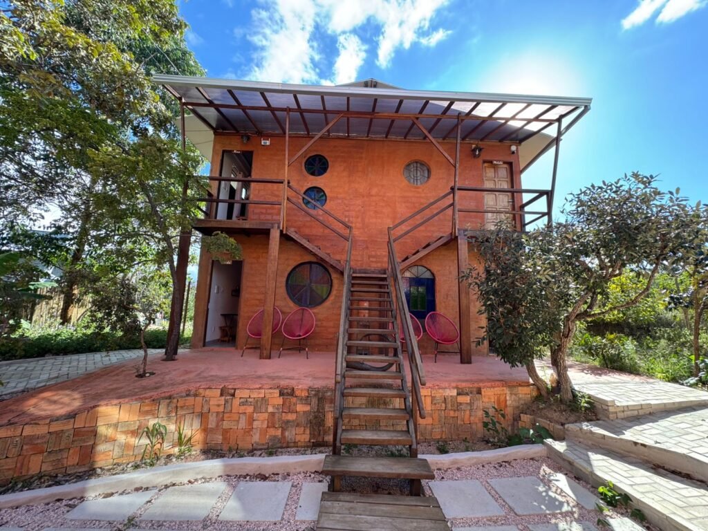 Sobrado + 4 apartamentos – Eldorado – Alto Paraíso de Goiás