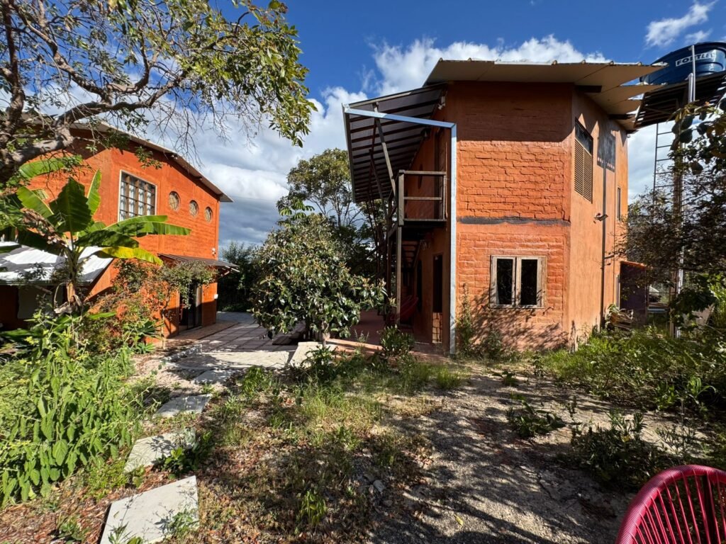 Sobrado + 4 apartamentos – Eldorado – Alto Paraíso de Goiás