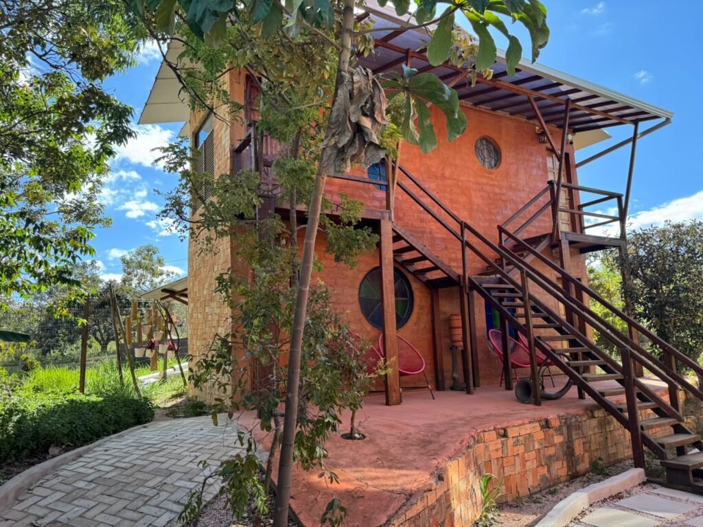 Sobrado + 4 apartamentos – Eldorado – Alto Paraíso de Goiás