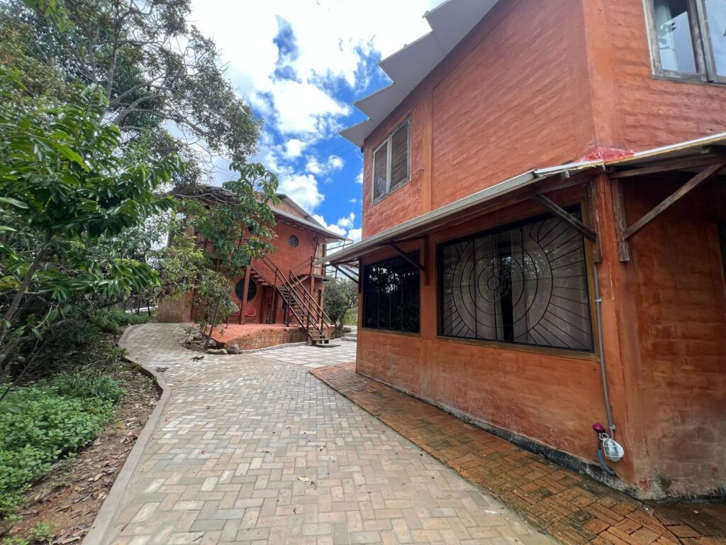 Sobrado + 4 apartamentos – Eldorado – Alto Paraíso de Goiás