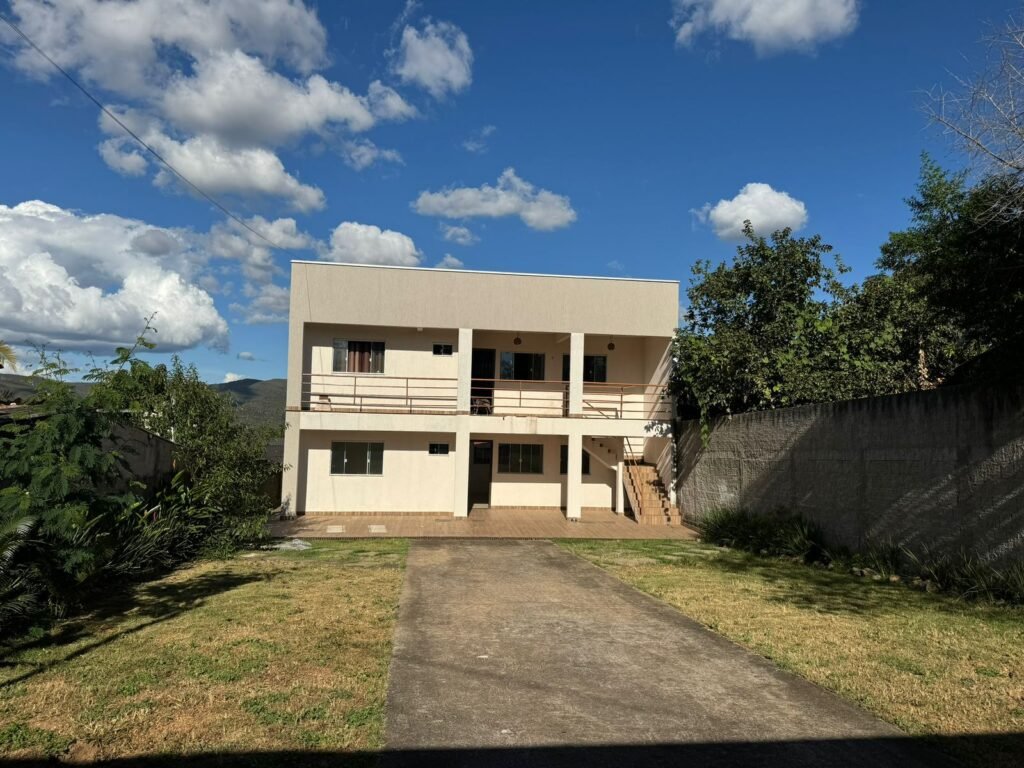 VENDE-SE PRÉDIO COM DUAS CASAS – ÓTIMA OPORTUNIDADE EM ALTO PARAÍSO