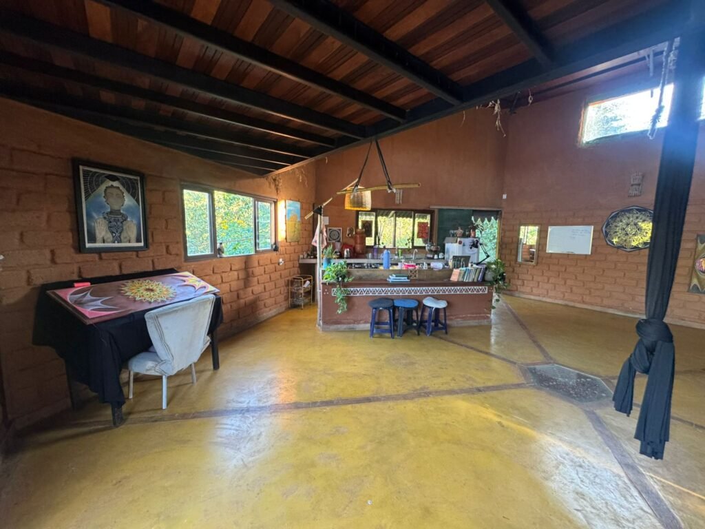 Vende-se Casa Moderna com Arquitetura Inspirada na Flor da Vida – Povoado do Moinho, Chapada Dos Veadeiros