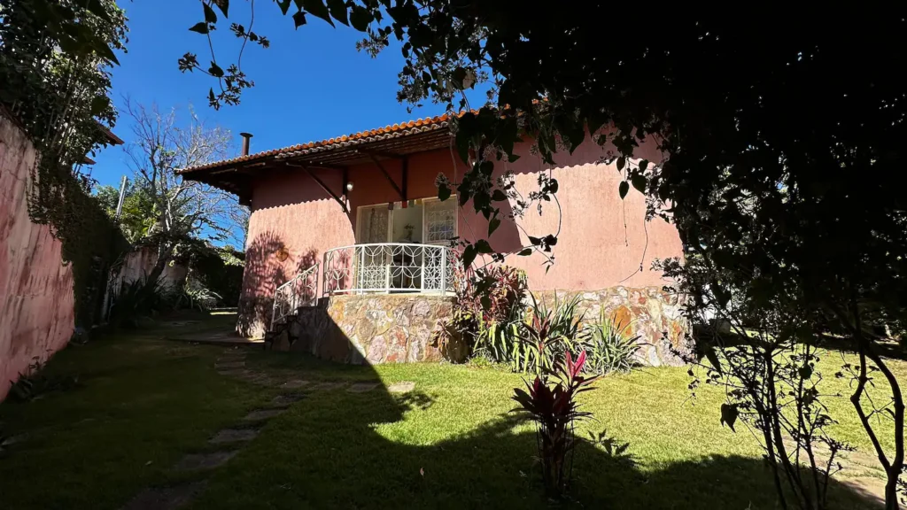 Vende-se Casa no melhor bairro da cidade – Estância Paraíso – Alto Paraíso de Goiás