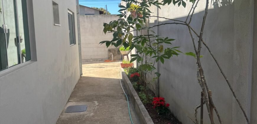 Vende-se Casa Espaçosa e Recém-Reformada- Alto Paraíso de Goiás