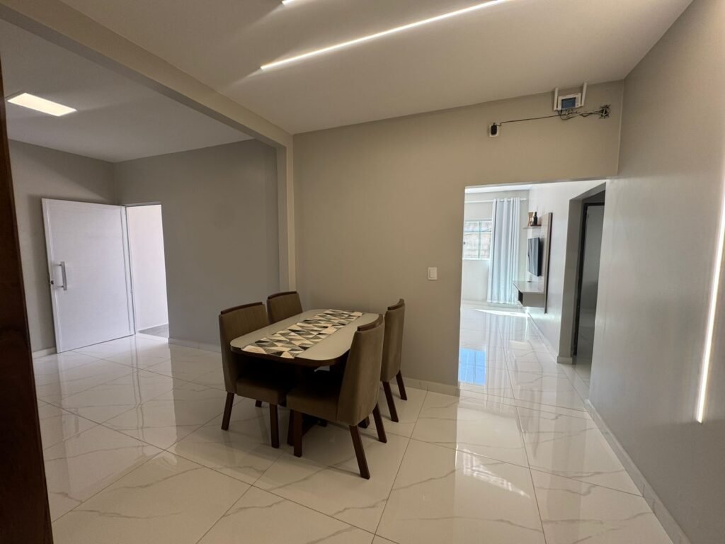 Vende-se Casa Espaçosa e Recém-Reformada- Alto Paraíso de Goiás