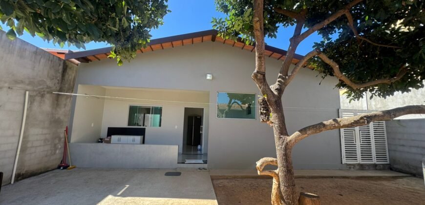 Vende-se Casa Espaçosa e Recém-Reformada- Alto Paraíso de Goiás