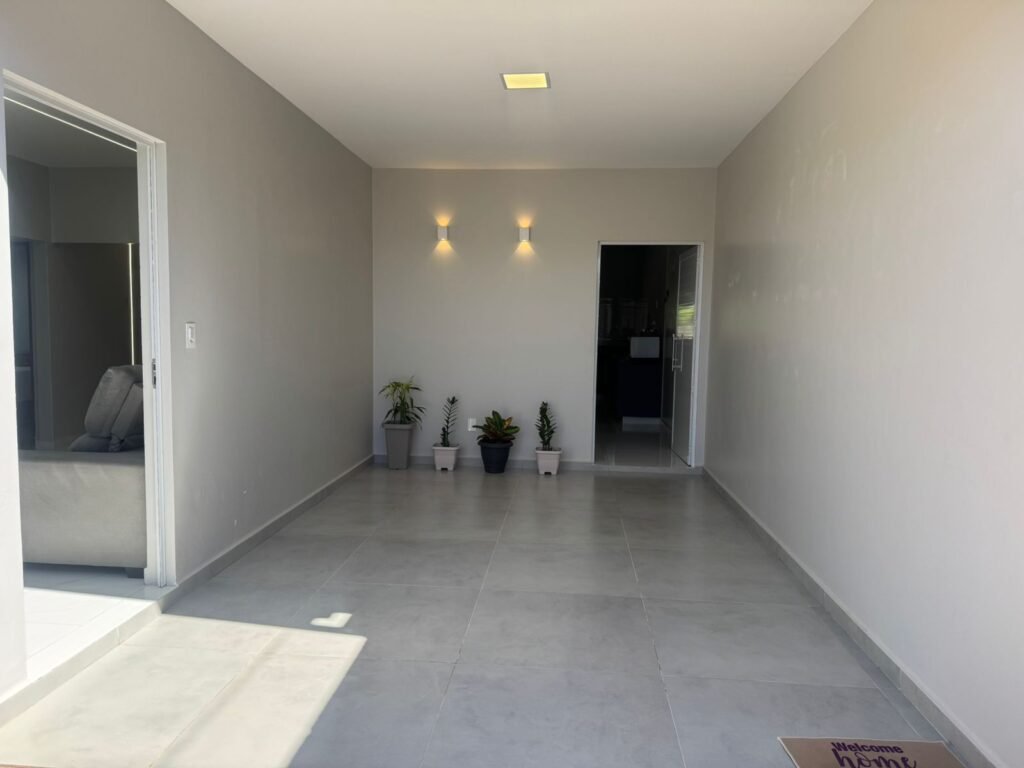 Vende-se Casa Espaçosa e Recém-Reformada- Alto Paraíso de Goiás