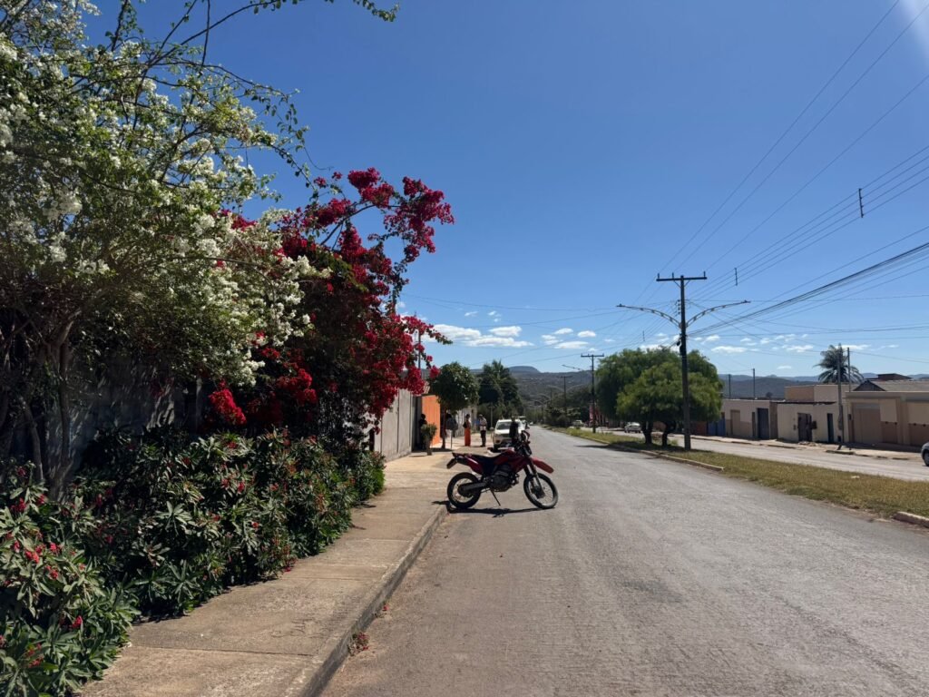 Vende-se Casa Espaçosa e Recém-Reformada- Alto Paraíso de Goiás
