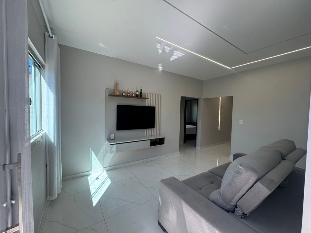 Vende-se Casa Espaçosa e Recém-Reformada- Alto Paraíso de Goiás
