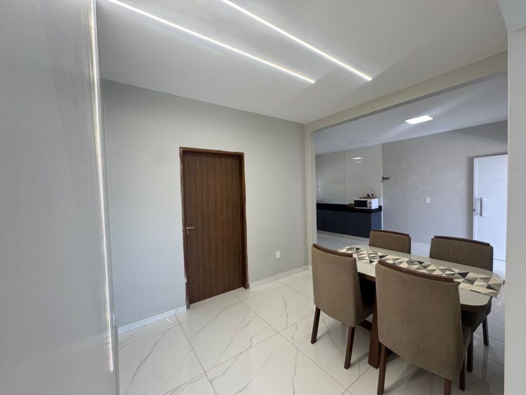 Vende-se Casa Espaçosa e Recém-Reformada- Alto Paraíso de Goiás