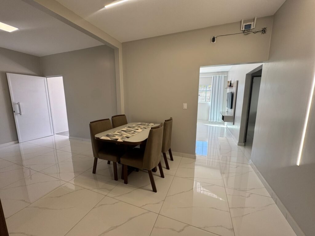 Vende-se Casa Espaçosa e Recém-Reformada- Alto Paraíso de Goiás
