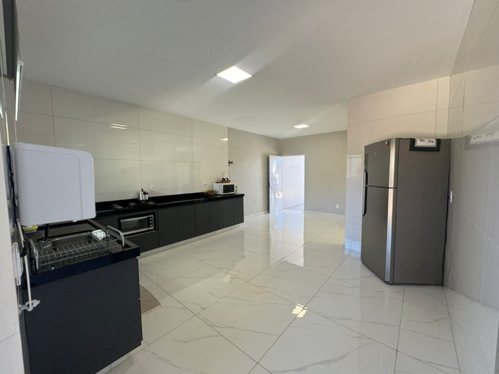 Vende-se Casa Espaçosa e Recém-Reformada- Alto Paraíso de Goiás