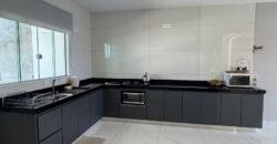 Vende-se Casa Espaçosa e Recém-Reformada- Alto Paraíso de Goiás Vende-se Casa Espaçosa e Recém-Reformada- Alto Paraíso de Goiás