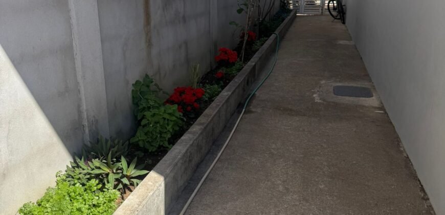 Vende-se Casa Espaçosa e Recém-Reformada- Alto Paraíso de Goiás