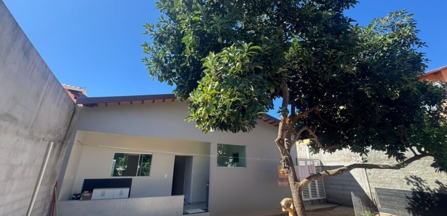Vende-se Casa Espaçosa e Recém-Reformada- Alto Paraíso de Goiás