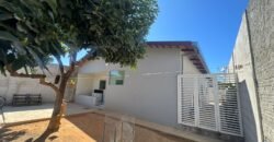 Vende-se Casa Espaçosa e Recém-Reformada- Alto Paraíso de Goiás Vende-se Casa Espaçosa e Recém-Reformada- Alto Paraíso de Goiás