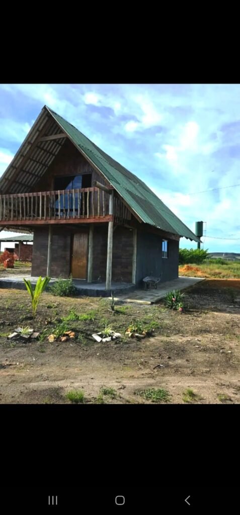 Vende-se Chalé – Próximo ao Morro da Baleia – Alto Paraíso de Goiás