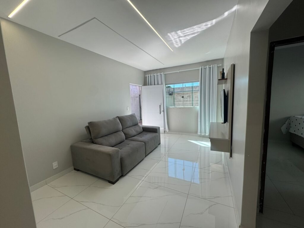 Vende-se Casa Espaçosa e Recém-Reformada- Alto Paraíso de Goiás