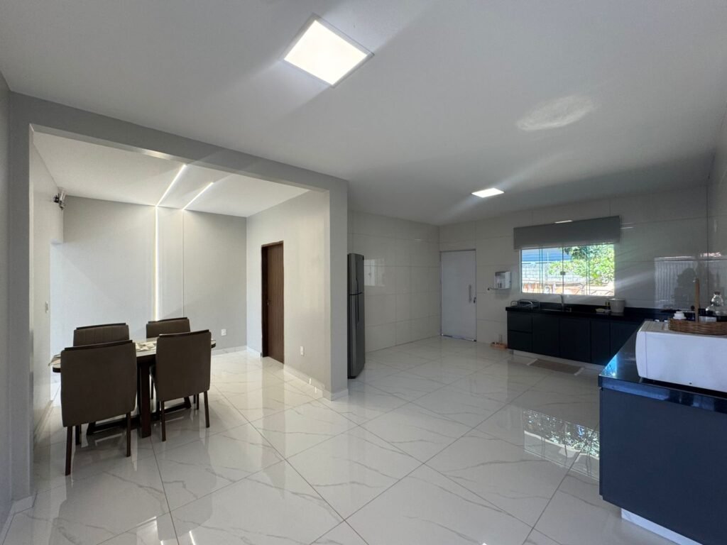 Vende-se Casa Espaçosa e Recém-Reformada- Alto Paraíso de Goiás