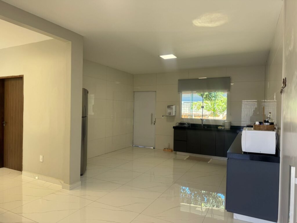 Vende-se Casa Espaçosa e Recém-Reformada- Alto Paraíso de Goiás