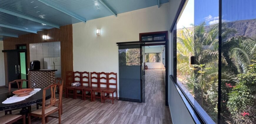 Maravilhosa Chácara – 11 Hectares – Casa de 320m² – Vista Deslumbrante – Nascente  Alto Paraíso – GO 