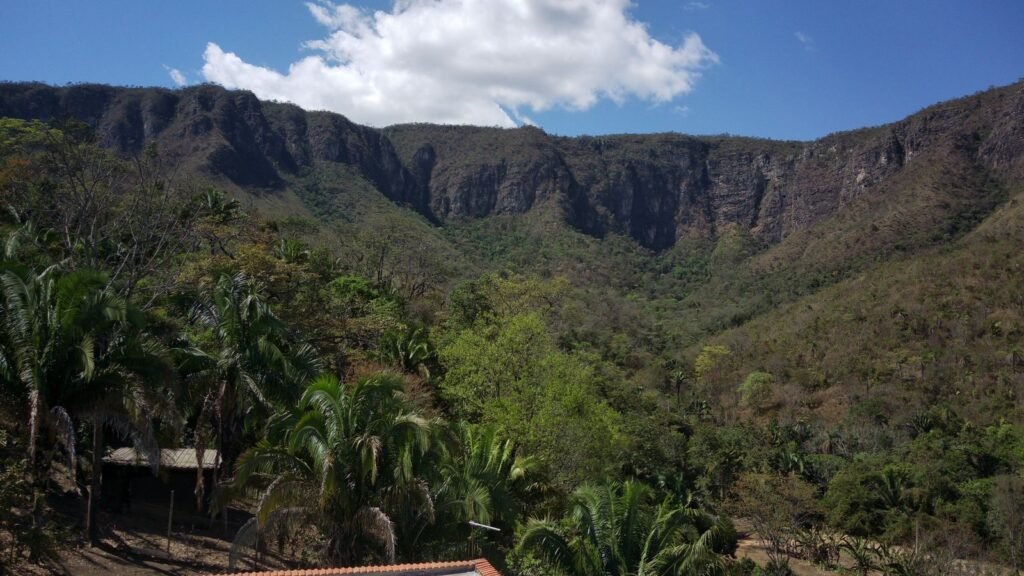 Maravilhosa Chácara – 11 Hectares – Casa de 320m² – Vista Deslumbrante – Nascente  Alto Paraíso – GO 