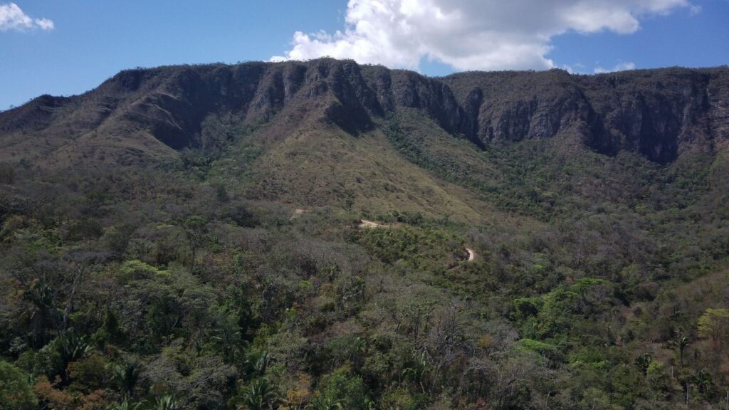 Maravilhosa Chácara – 11 Hectares – Casa de 320m² – Vista Deslumbrante – Nascente  Alto Paraíso – GO 