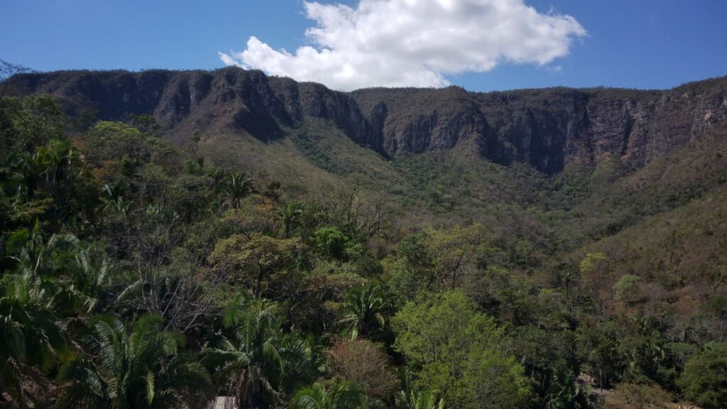Maravilhosa Chácara – 11 Hectares – Casa de 320m² – Vista Deslumbrante – Nascente  Alto Paraíso – GO 