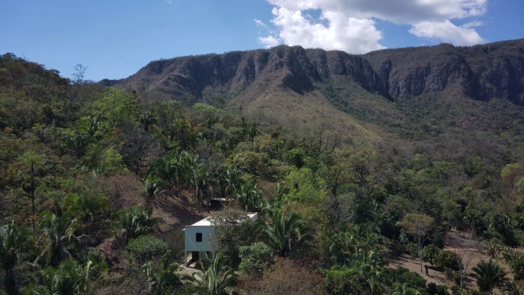 Maravilhosa Chácara – 11 Hectares – Casa de 320m² – Vista Deslumbrante – Nascente  Alto Paraíso – GO 