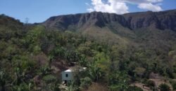 Maravilhosa Chácara – 11 Hectares – Casa de 320m² – Vista Deslumbrante – Nascente  Alto Paraíso – GO 