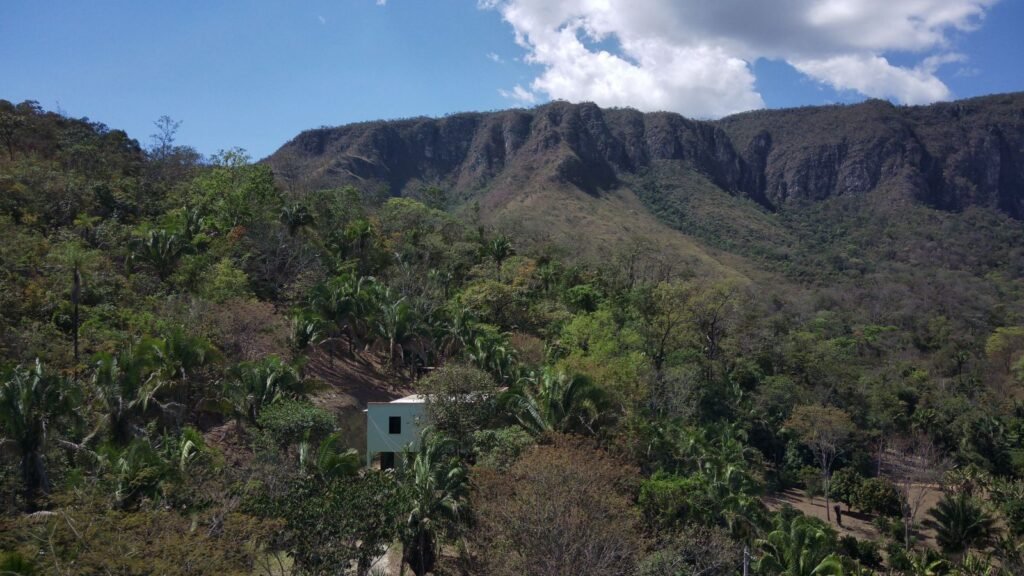 Maravilhosa Chácara – 11 Hectares – Casa de 320m² – Vista Deslumbrante – Nascente  Alto Paraíso – GO 